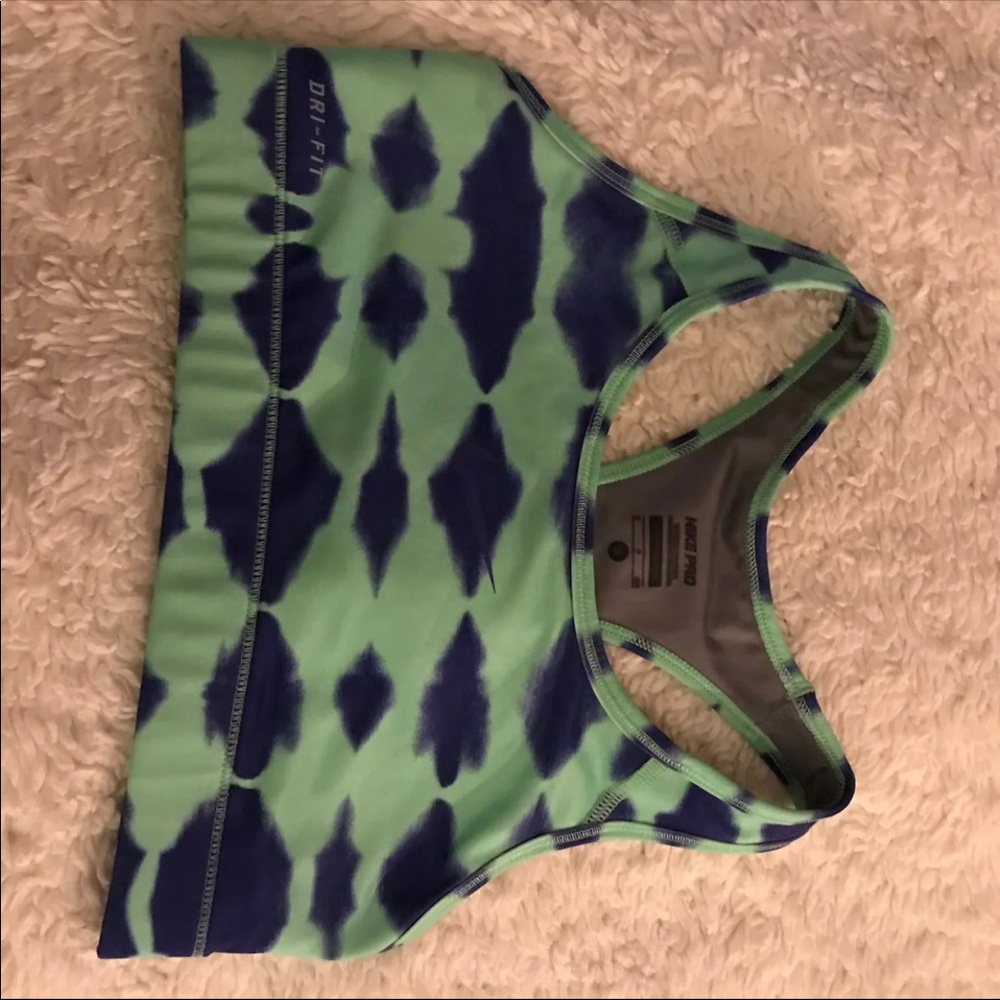 Nike pro sports bra